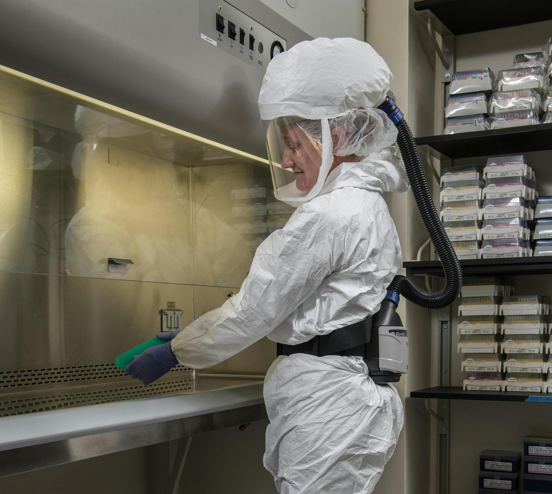 Hospital pharmacy compounding cleanroom